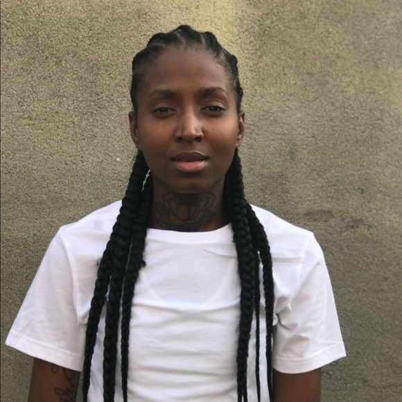 Meet your Posher, Ronnia - Picture 1 of 1